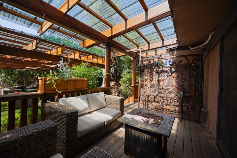 Lantern Light Inn Semi-Private Patio