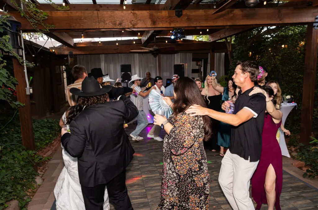 DANCING DJ XFACTOR COYLE WEDDING RANDI RAE PHOTOGRAPHY
